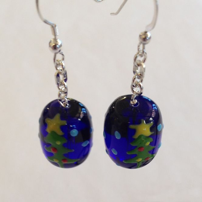 Main Image Christmas tree earrings